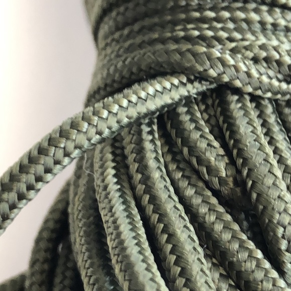 5/$10   9 YARDS 2MM Paracord Parachute Cord  ARMY GREEN - Picture 3 of 3